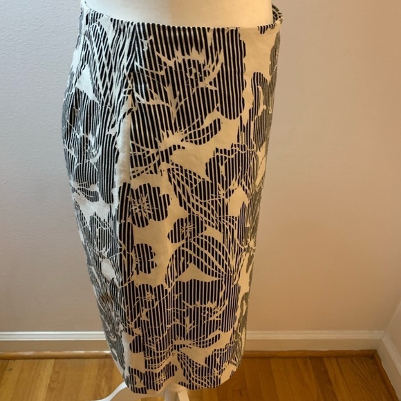 Loft cotton-mini pencil skirt with spandex, size 4 - Picture 3 of 7